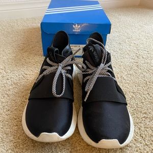 Adidas Originals Tubular Defiant size 6